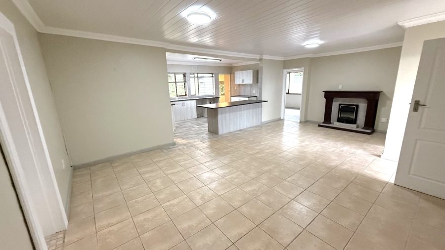 To Let 4 Bedroom Property for Rent in Costa Sarda Western Cape